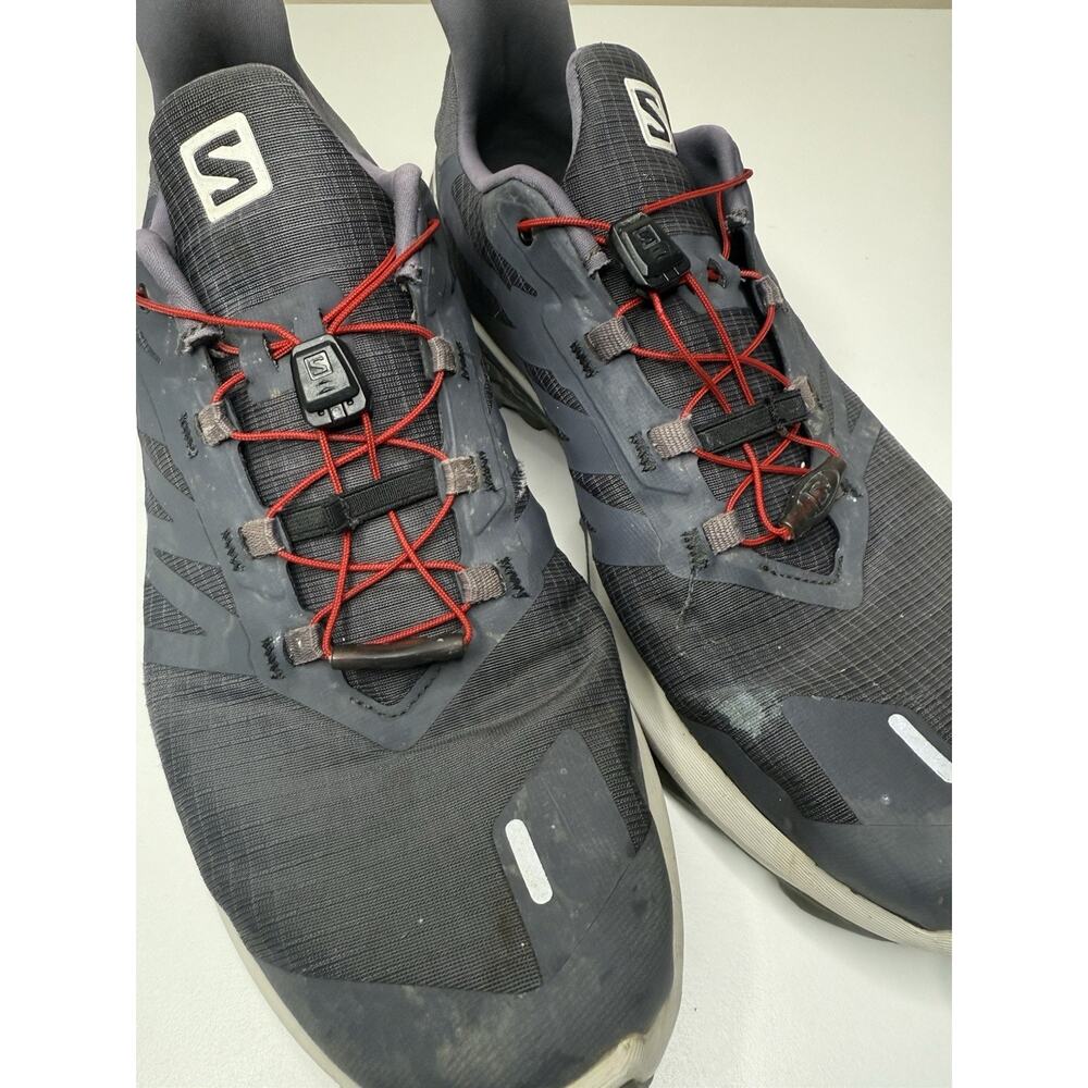 Men’s 11.5 Salomon Black and Red Athletic Hiking Trail Sneakers - Picture 6 of 12